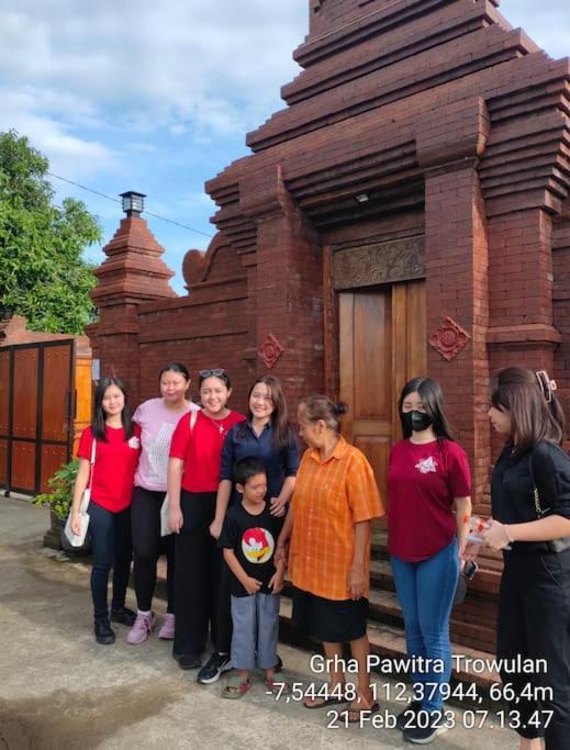 Grha Pawitra Trowulan Lägenhet Exteriör bild